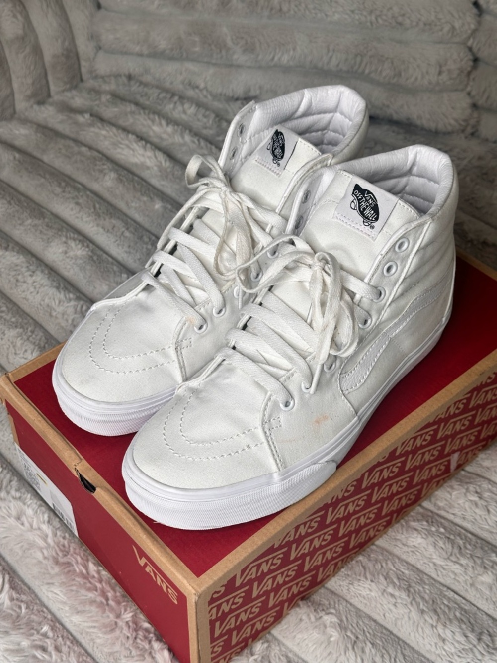 Vans White Low-Top Skate Shoe - Picture 4 of 8